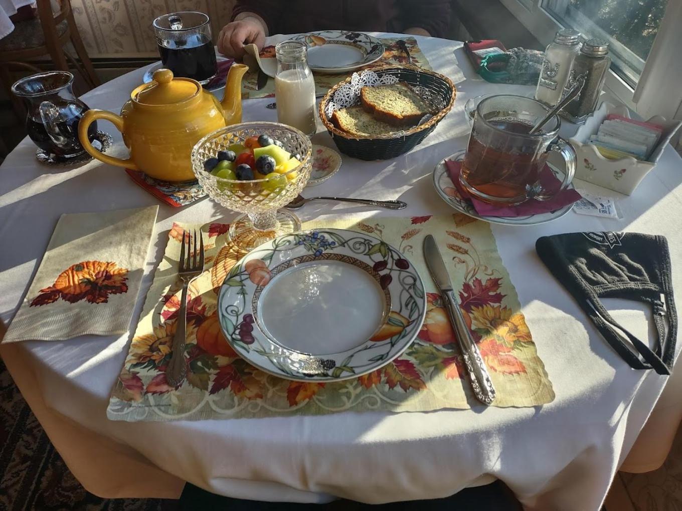 Rockwell Falls Inn And Wine Bar Lake Luzerne Экстерьер фото