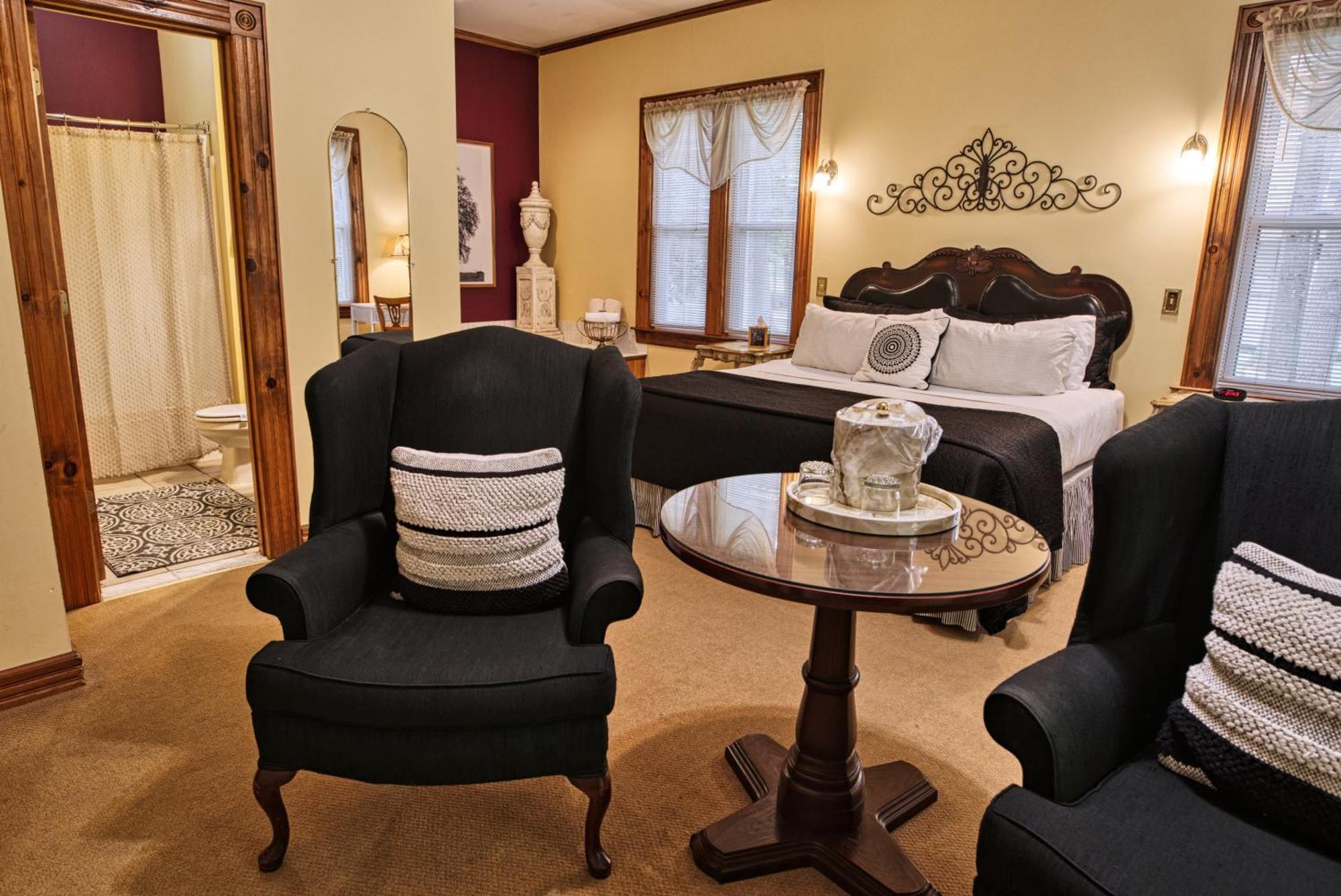 Rockwell Falls Inn And Wine Bar Lake Luzerne Номер фото