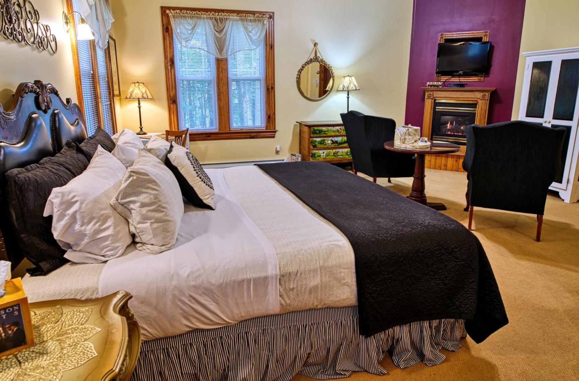 Rockwell Falls Inn And Wine Bar Lake Luzerne Экстерьер фото
