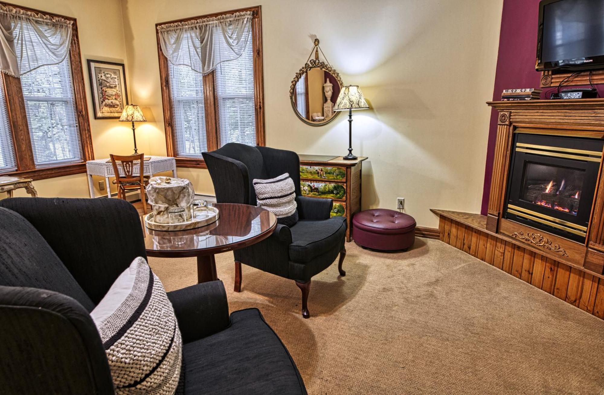 Rockwell Falls Inn And Wine Bar Lake Luzerne Номер фото