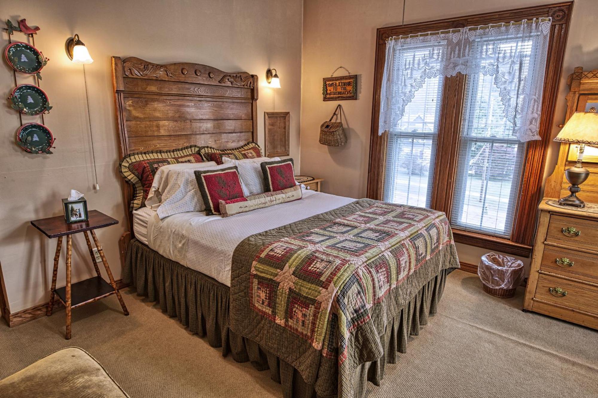 Rockwell Falls Inn And Wine Bar Lake Luzerne Экстерьер фото
