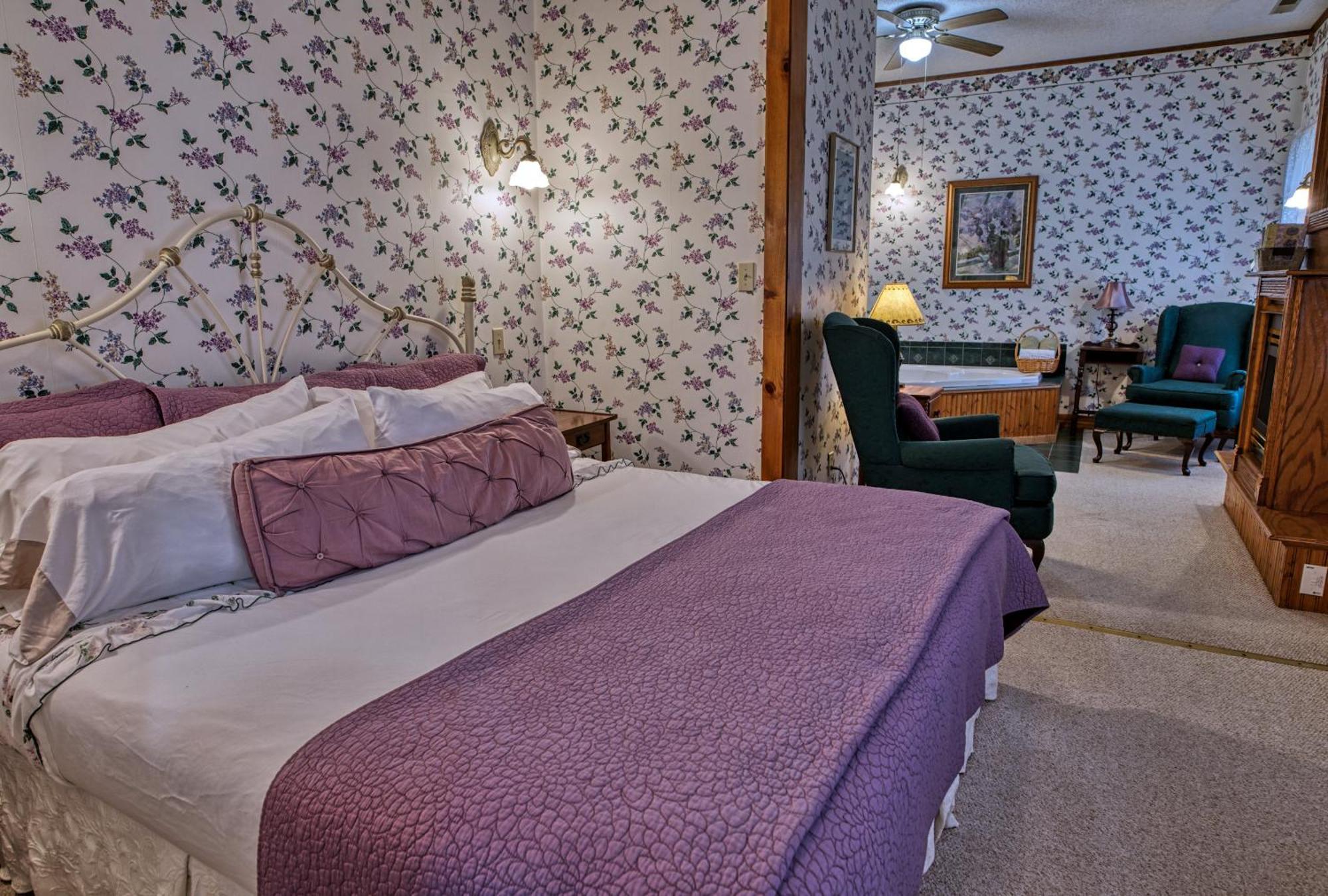 Rockwell Falls Inn And Wine Bar Lake Luzerne Номер фото