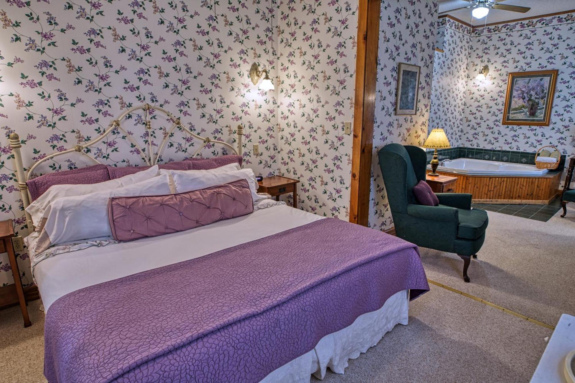 Rockwell Falls Inn And Wine Bar Lake Luzerne Номер фото