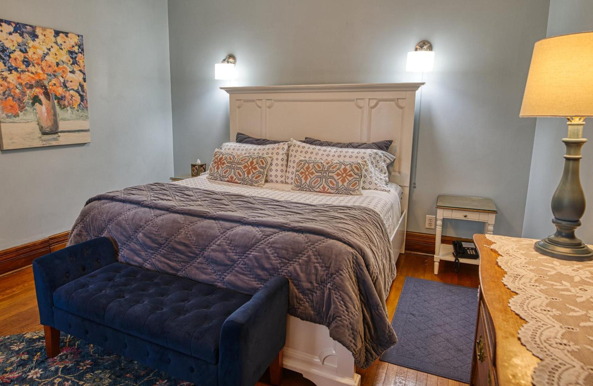 Rockwell Falls Inn And Wine Bar Lake Luzerne Номер фото