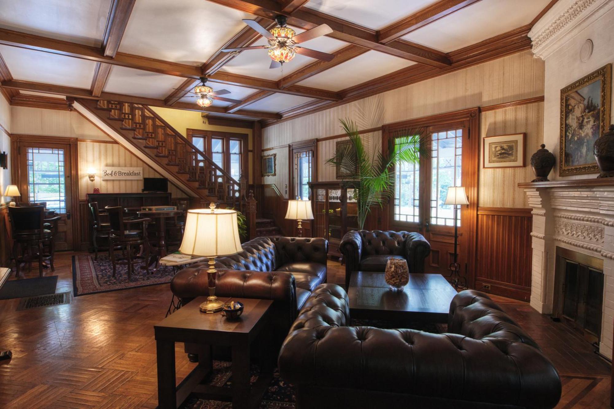 Rockwell Falls Inn And Wine Bar Lake Luzerne Экстерьер фото