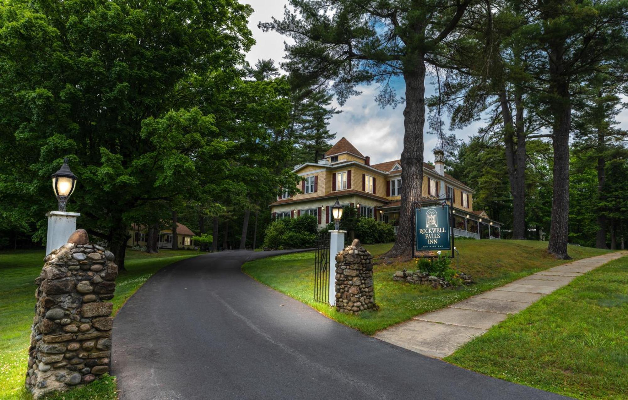 Rockwell Falls Inn And Wine Bar Lake Luzerne Экстерьер фото